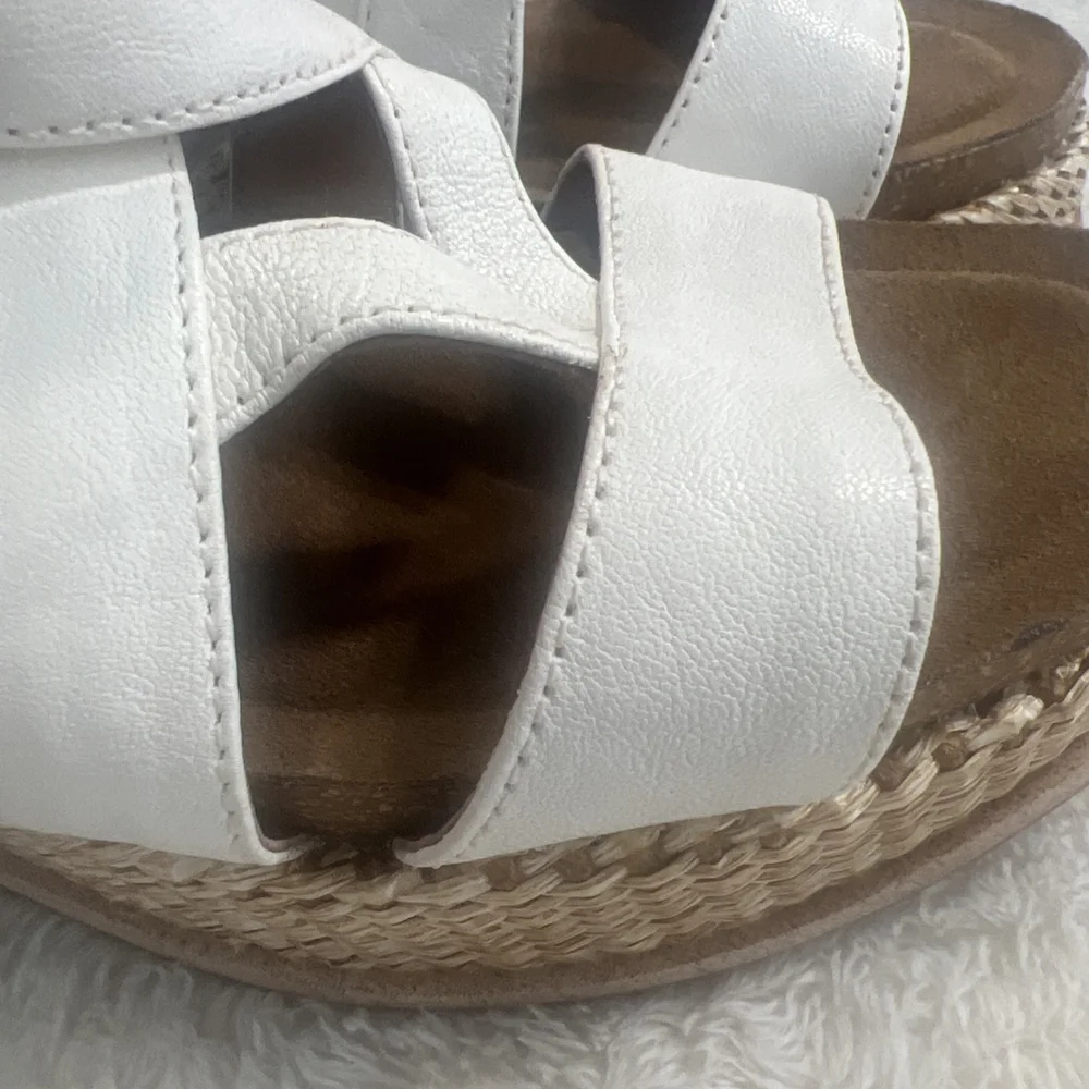 NWT Sofft Women's Devyn Sz 9.5 Wedge Sandals White Leather Open Toe Ankle Strap - Picture 7 of 16